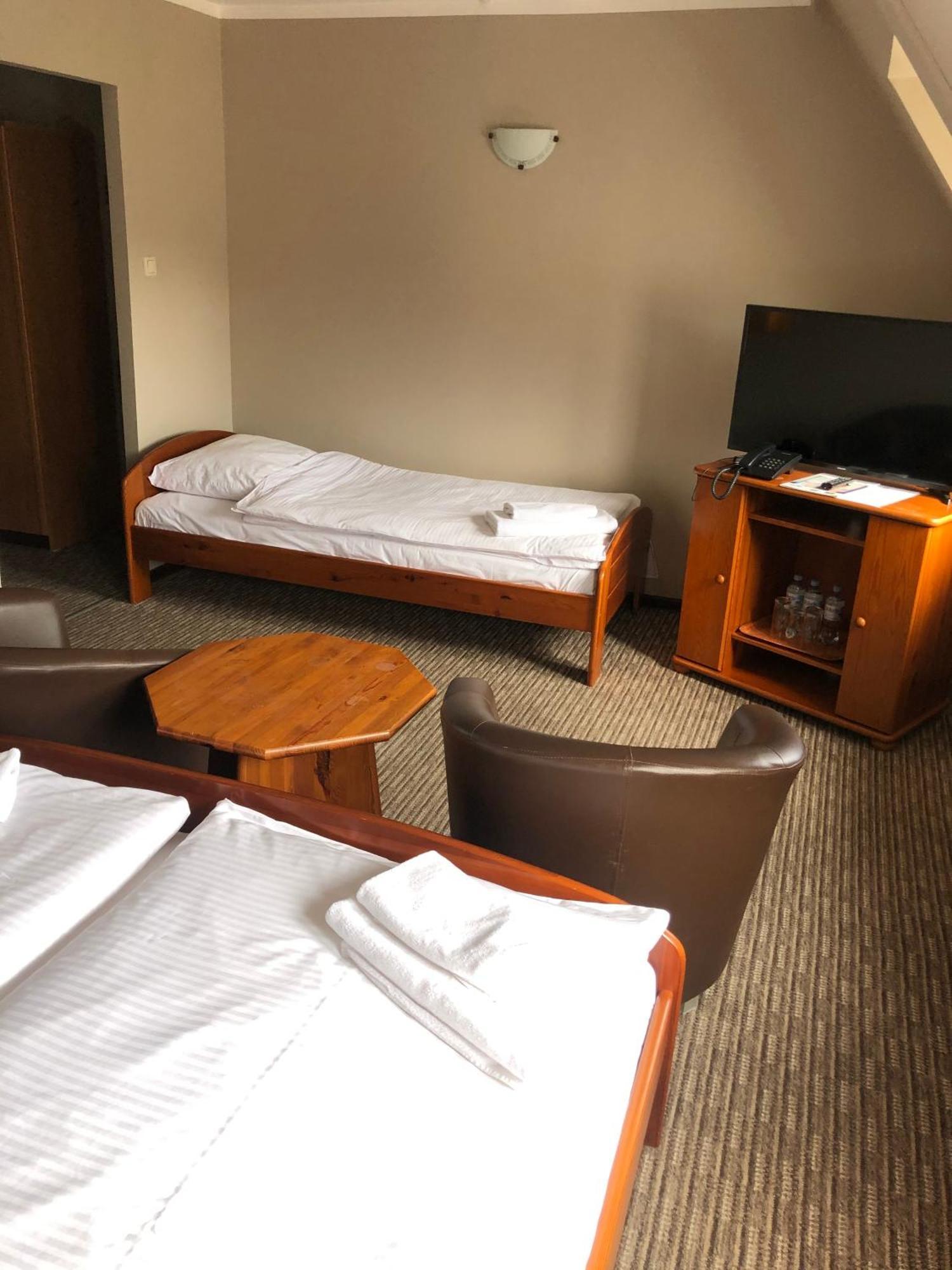 Hotel Krystyna Szczytno  Ngoại thất bức ảnh